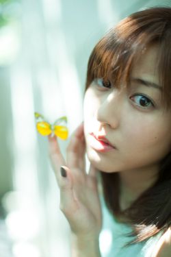 野外车里打扑克